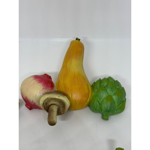 Vintage Mid-Century Vegetable Kitchen Wall Decor | Set of 3 Retro Resin Plaques - Picture 4 of 10